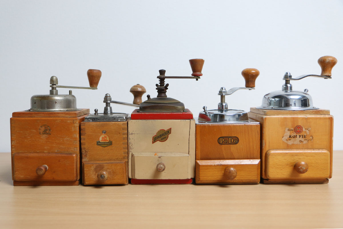 Oude koffiemolens voor verzamelaars