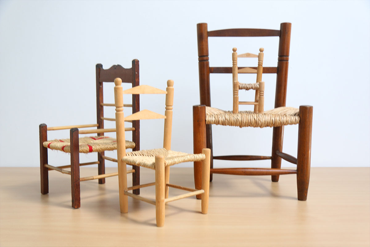 Terug in de Tijd: De Betovering van de Ouderwetse Poppenstoel