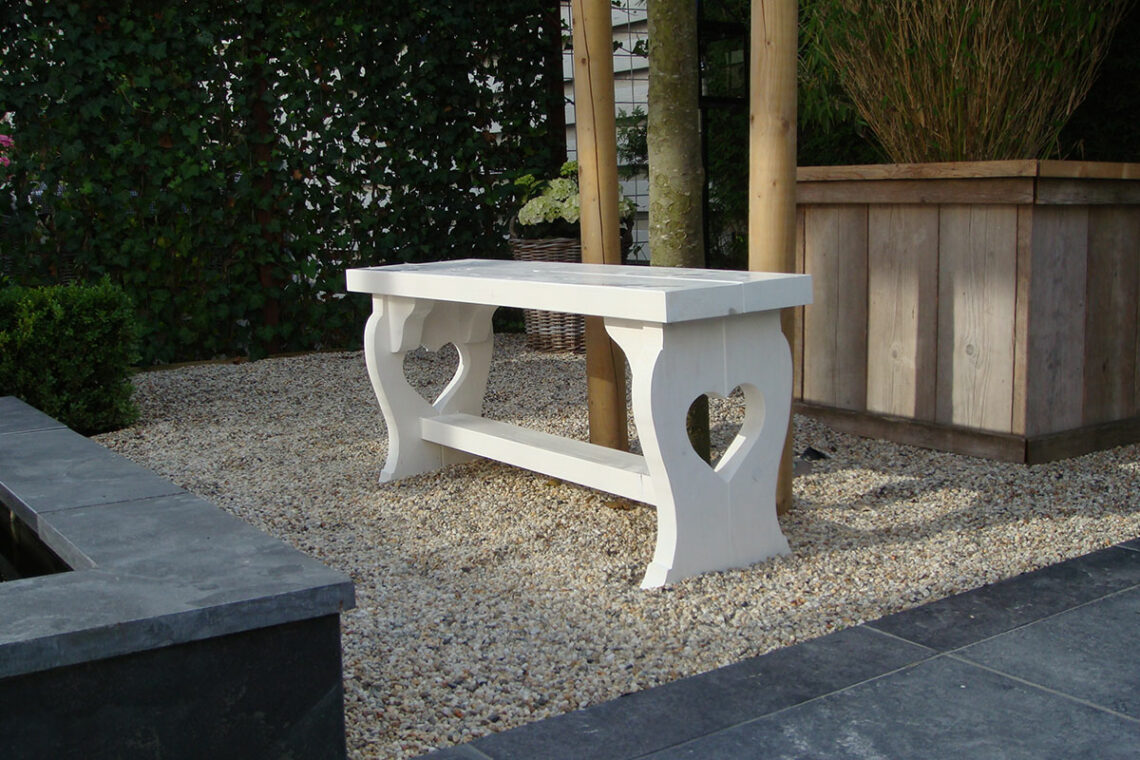 houten tuinbankje met hart