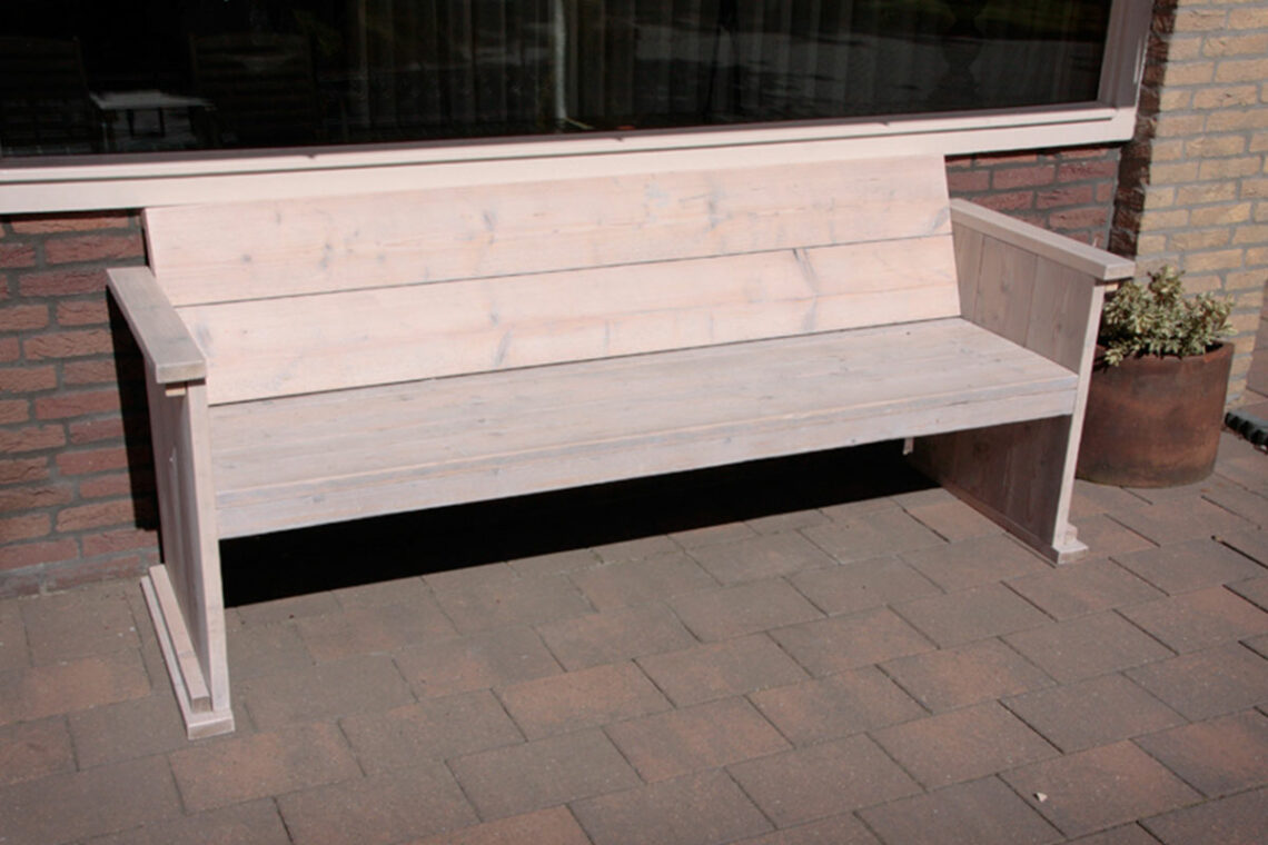 steigerhouten bankje voortuin