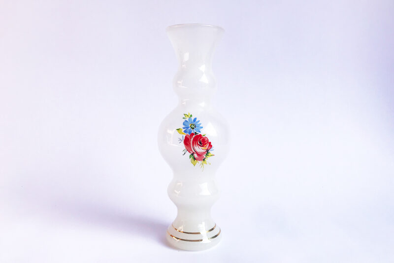 Wit glazen vaasje vintage