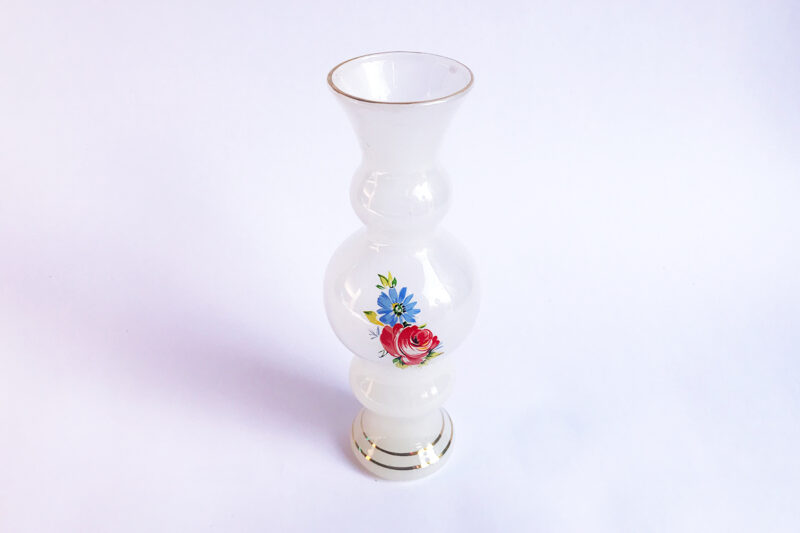 Wit glazen vaasje vintage
