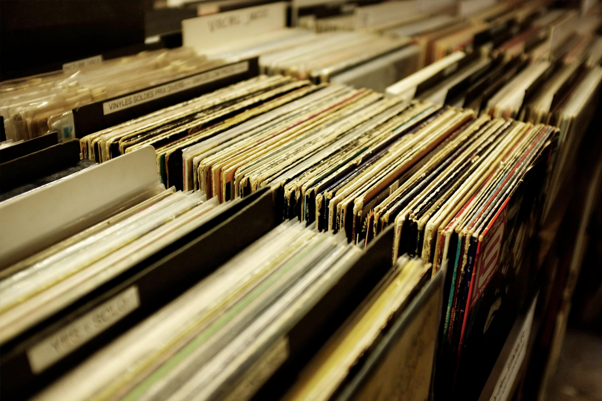 Kun je Vinylplaten in de Garage Bewaren?