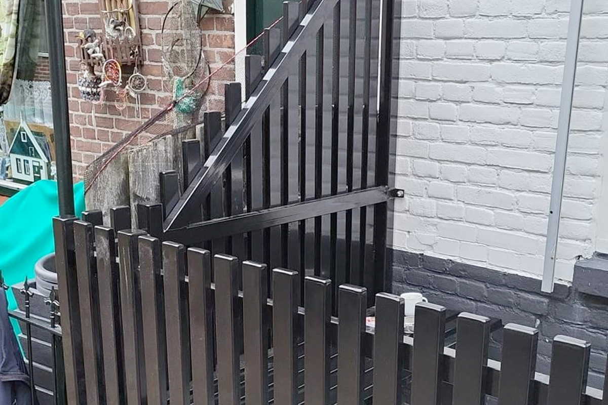 Houtlook Tuinhek: De Sfeervolle Keuze met de Voordelen van Metaal