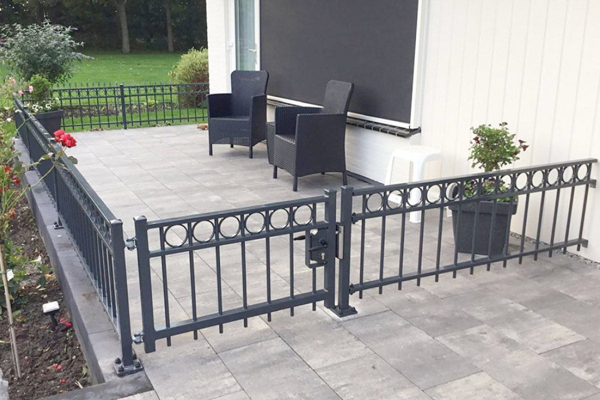 Laag Tuinhek van Metaal: Stijlvolle Afwerking voor Jouw Tuin