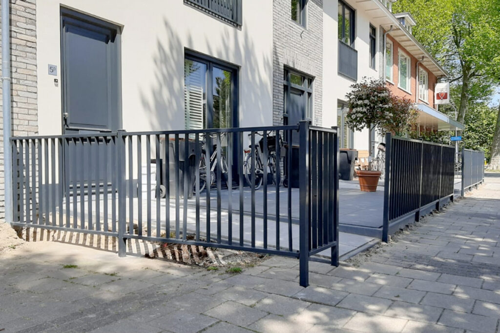 Modern hekwerk voortuin