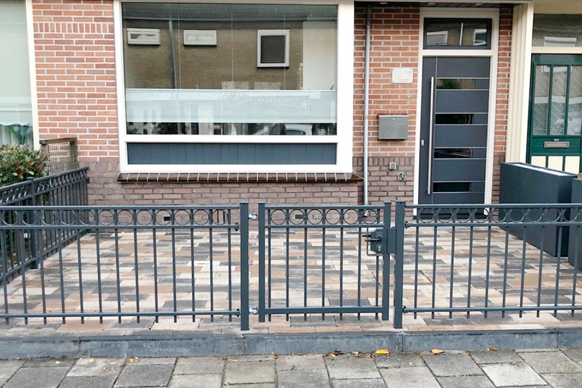 Een stalen hek voor je voortuin: stijlvol en praktisch