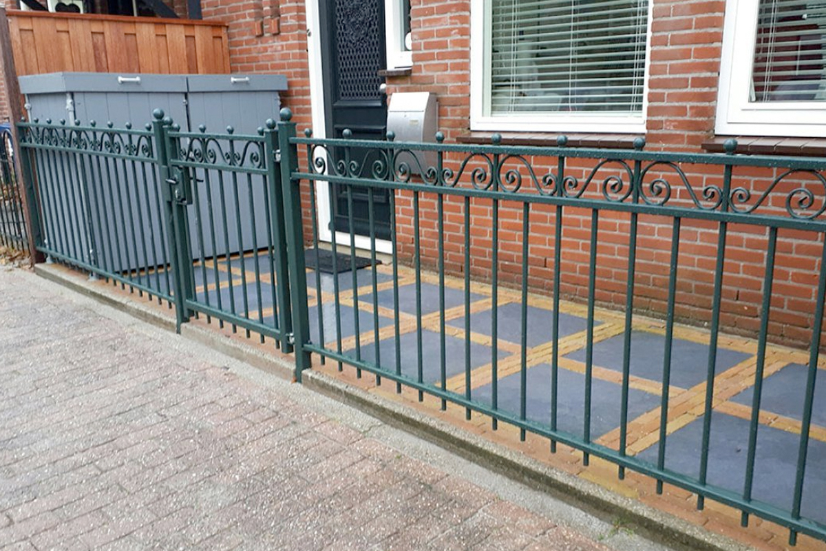 Stalen hekjes kopen: alles wat je moet weten