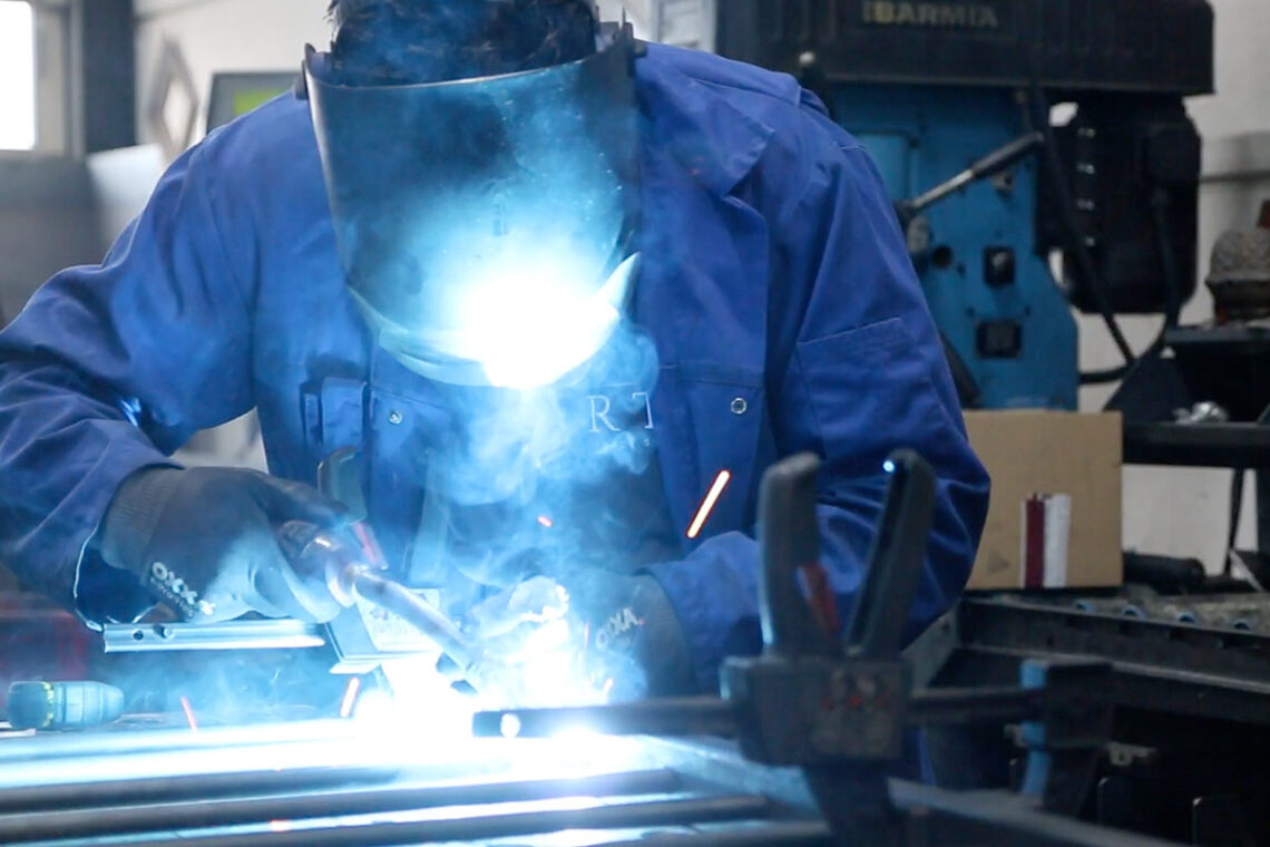 Tuinhek laten lassen