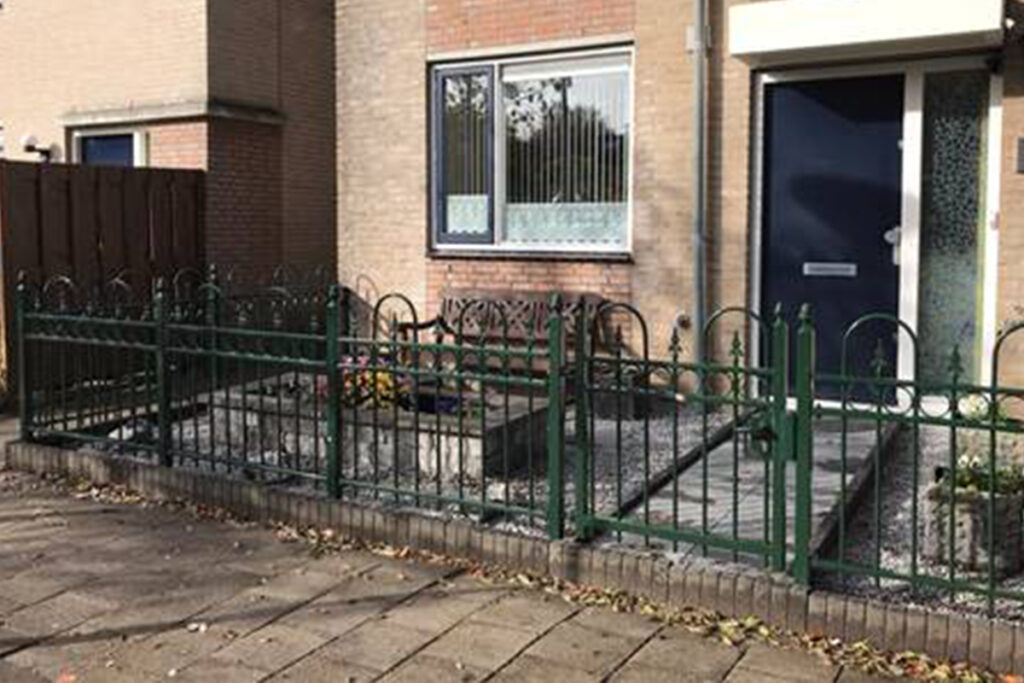 Wat is een metalen tuinhek