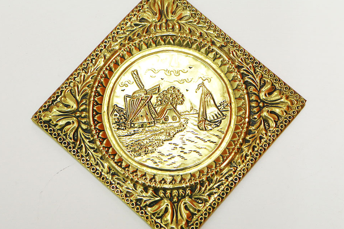 Koperen Muurplaten: Een Stijlvolle Toevoeging aan je Interieur