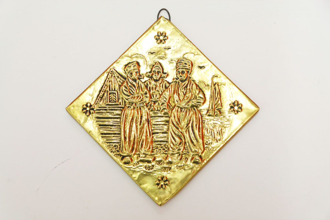 Koperkleurige wandborden